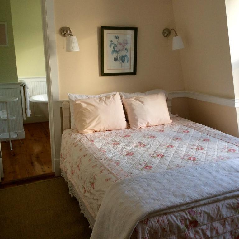 Wades Point On The Bay Bed & Breakfast