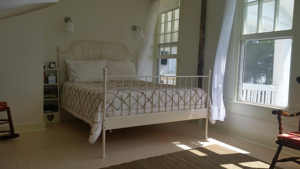 Bed & Breakfast Wades Point On The Bay