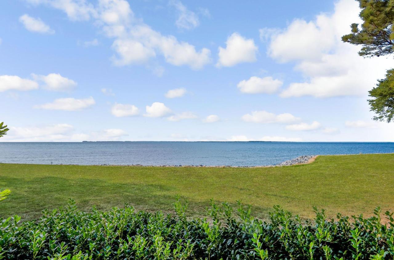 Wades Point On The Bay